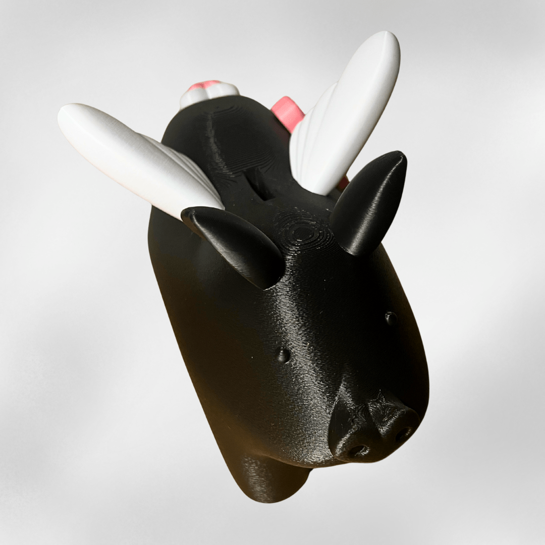 Sparschwein „Mathilde“ mit Flügeln – Black Edition Spardose aus PLA (Biokunststoff)