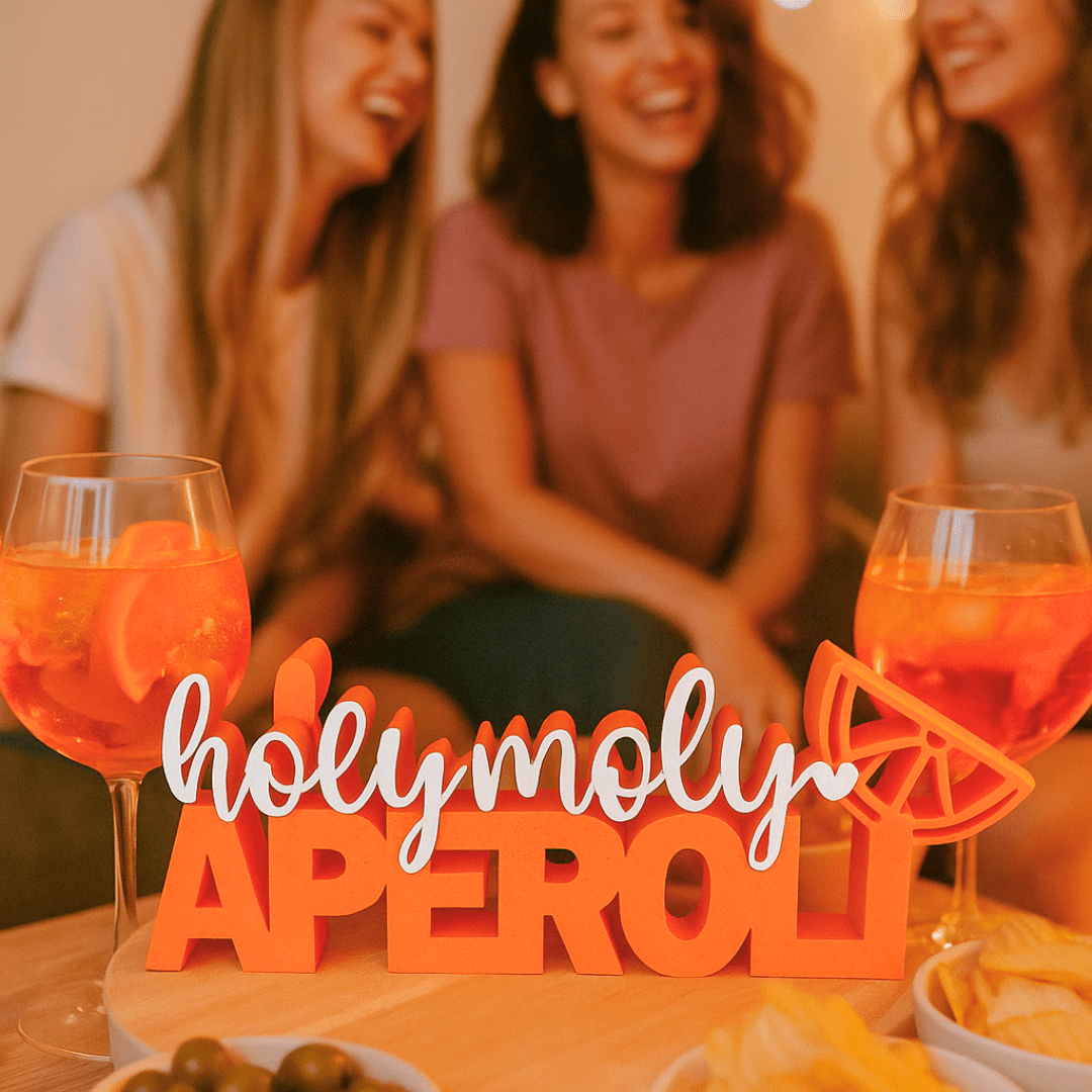 Aufsteller „Holy Moly Aperoli“ – Deko für Mädelsabende & Aperol - Liebhaber - Zauberwerk