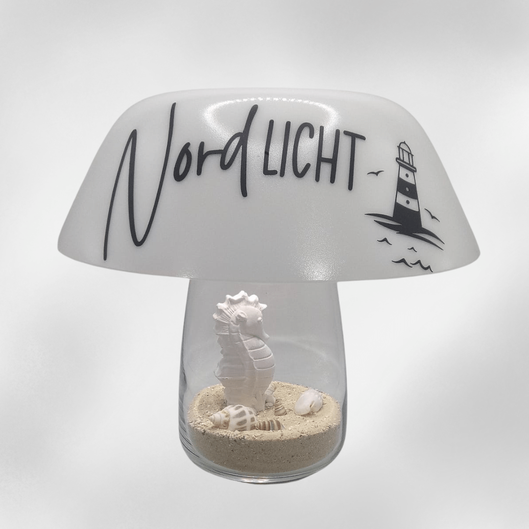 Nordlicht Tischlampe mit Seepferdchen und Muscheln – Handgegossen aus Glas und Keramik - Zauberwerk