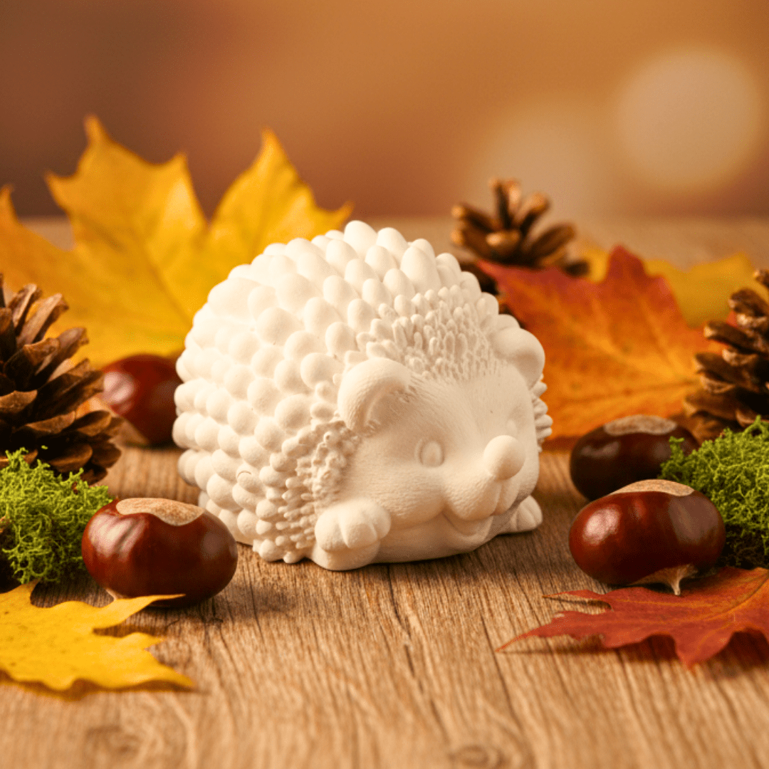 Igel aus Keraflot – natürliche Herbstdeko im Waldstil | Kleine Dekofigur 5 cm | Handgemacht & zauberhaft - Zauberwerk