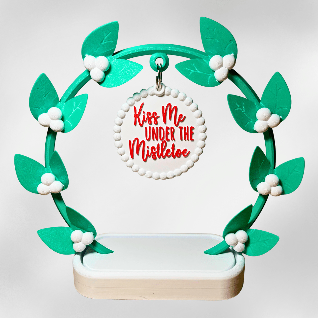 3D gedruckter Mistelzweig Aufsteller – Kiss Me Under The Mistletoe | Weihnachtsdeko mit Herz - Zauberwerk