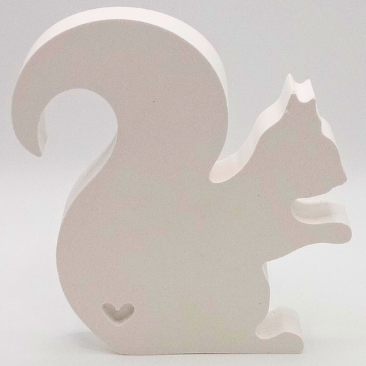 Eichhörnchen groß aus Holz – Herbstdeko Figur mit Herzdetail, 13 cm - Zauberwerk
