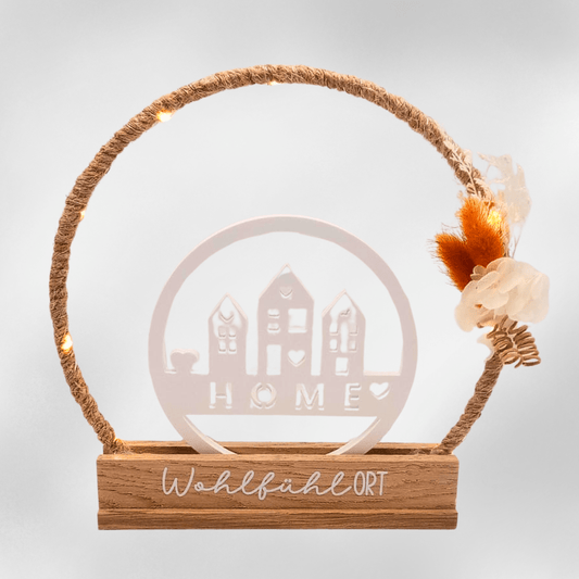 Licht - Deko „WohlfühlOrt“ – Handgefertigter Leuchtring aus Keraflott & Holz mit Trockenblumen - Zauberwerk
