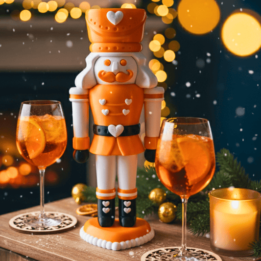 Aperol Wächter | Orange Dekofigur | Lustige Geschenkidee für Aperol - Fans, Mädelsabend, JGA & Weihnachtsparty - Zauberwerk