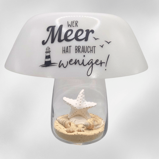 Tischlampe Wer Meer hat braucht weniger – Handgefertigte Lampe aus Glas und Keramik mit maritimer Deko - Zauberwerk