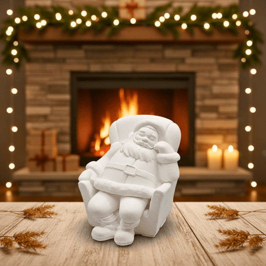 Weihnachtsmann im Sessel – Dekofigur aus Keraflott | Weihnachtsdeko & Geschenkidee - Zauberwerk